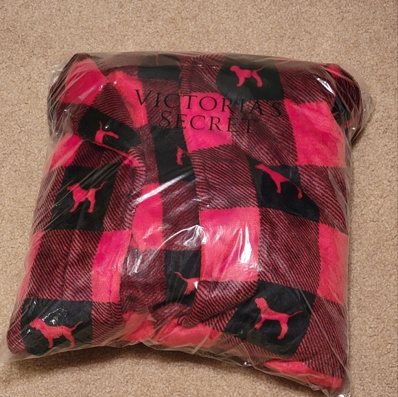 PINK Victoria's Secret Dog Plaid Robe - Picture 3 of 5